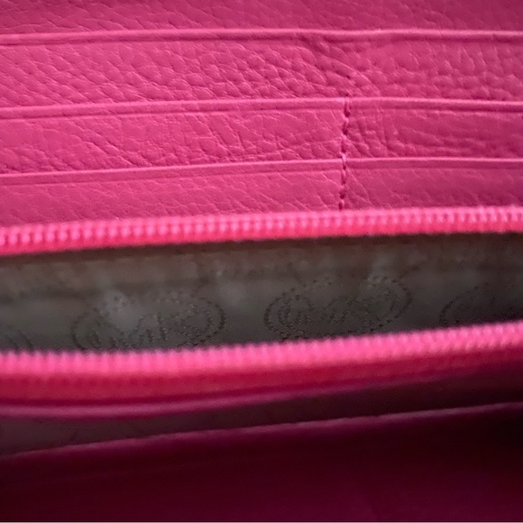 Michael Kors large pink wallet beautiful slight wear on corners - Picture 2 of 9